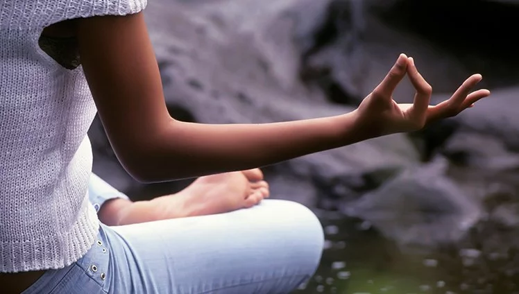 7 Melhores Óleos Essenciais Para Meditação