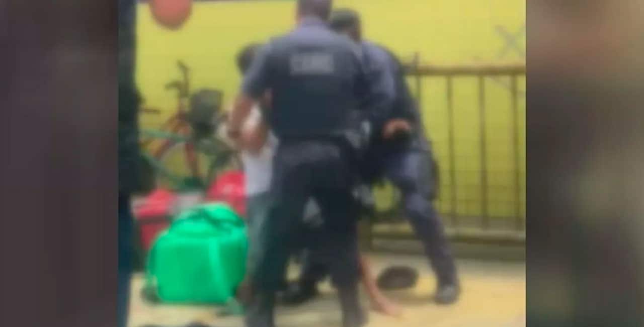 Um Ambulante Do Camelódromo Em São Vicente, No Litoral De São Paulo, Foi Detido Após Dar Um Soco Na Boca De Uma Funcionária De Uma Das Lojas Vizinhas.