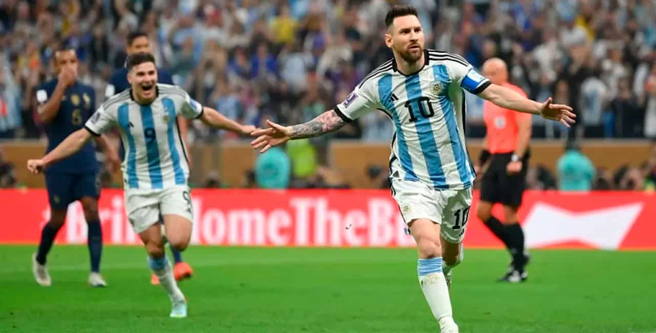 Tanto Na Tv Especializada Como Na Tv Pública, A Análise Era Uma Só: &Quot;Messi É Um Patrimônio Da Humanidade. E Joga Com A Camisa Argentina&Quot;.