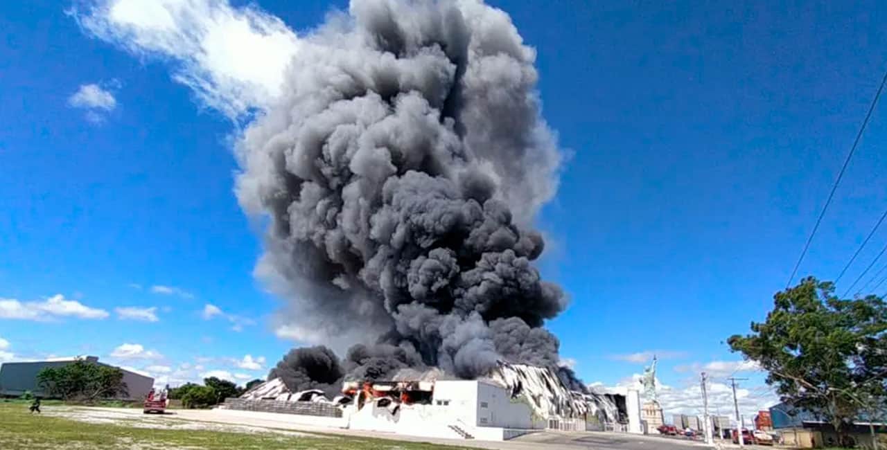 O Incêndio De Grandes Proporções Destruiu A Loja Da Havan, Que Fica Na Cidade De Vitória Da Conquista, A Terceira Maior Da Bahia.