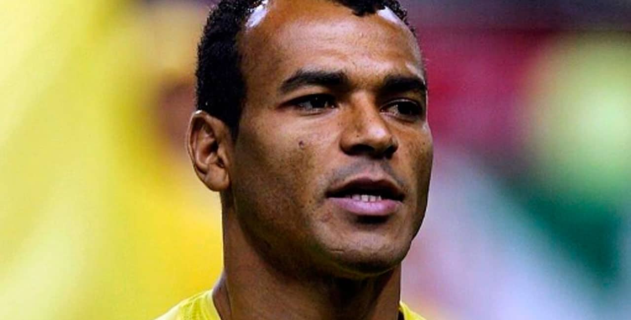 A Justiça Paulista Mandou Despejar O Ex-Jogador Cafu, Campeão Mundial De Futebol Em 1994 E 2002 Pela Seleção Brasileira.