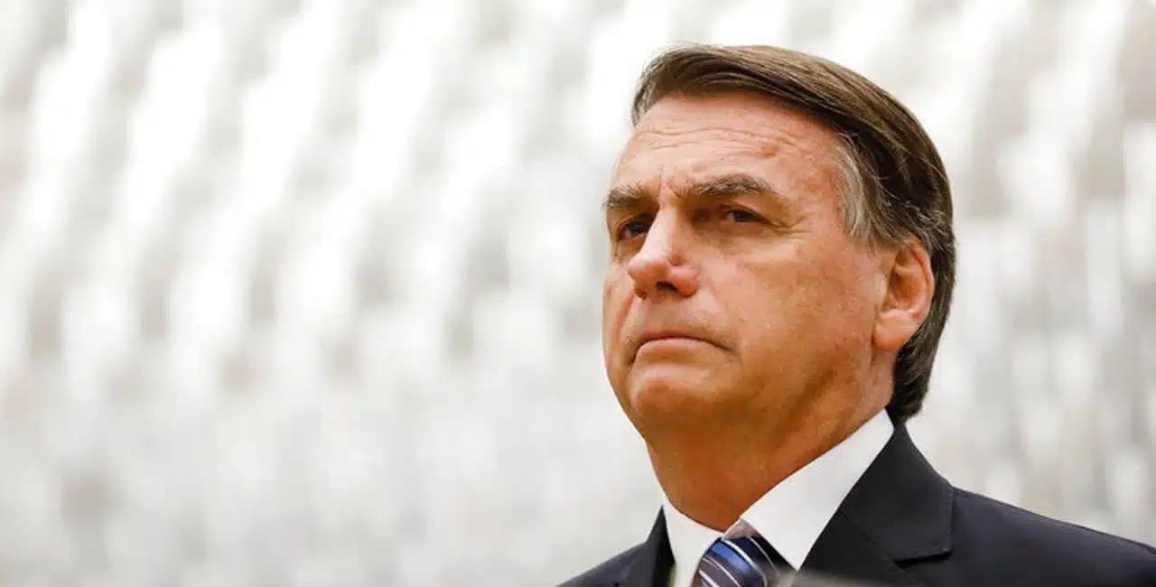 Bolsonaro É Internado Nos Estados Unidos Após Sentir 'Dores Abdominais'