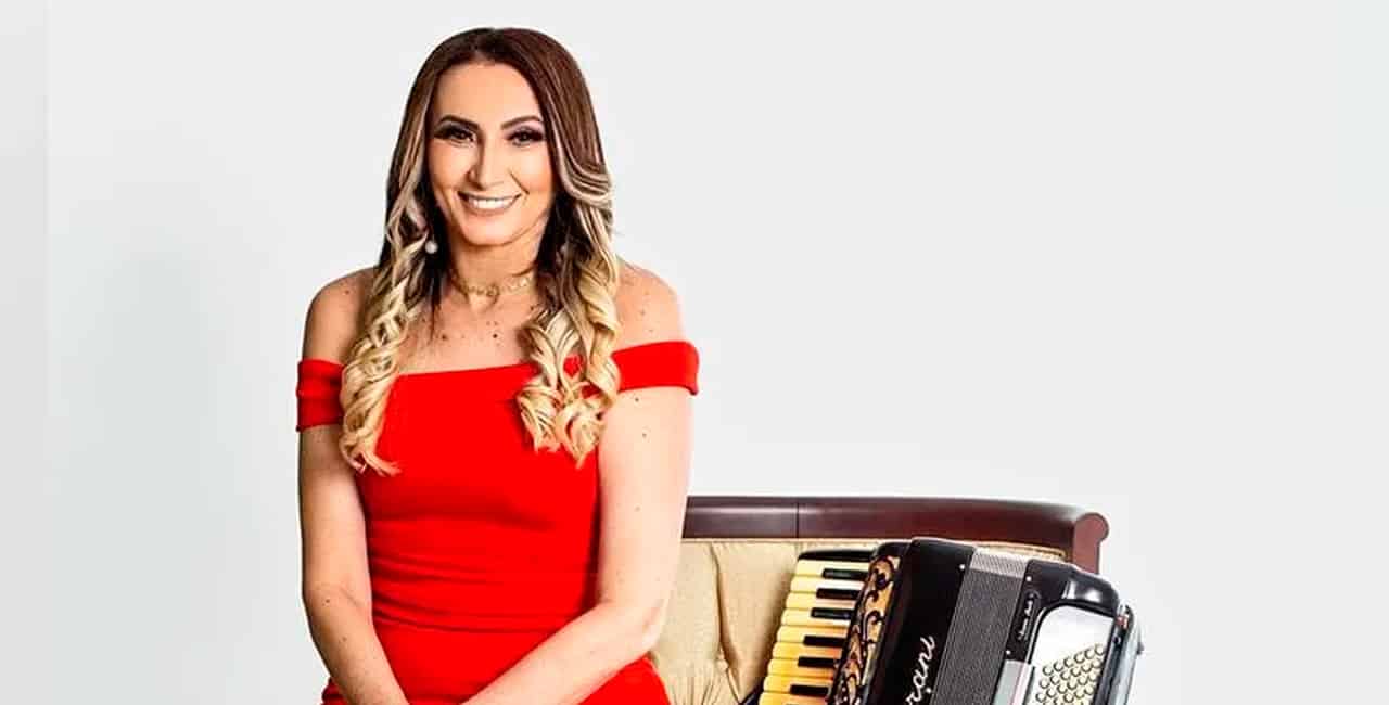 Morre Rita De Cássia, Cantora E Compositora De Forró, Aos 49 Anos