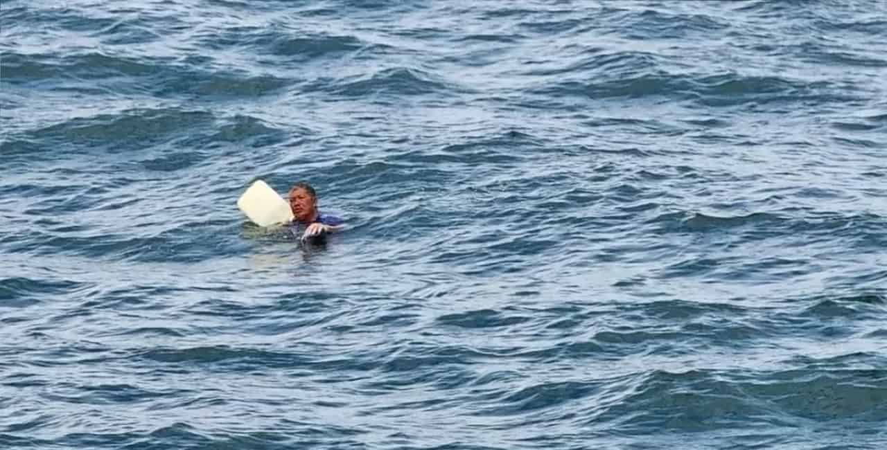 Homem Teria Se Agarrado Ao Objeto No Mar Aberto Em Uma Tentativa De Não Afundar Até Ser Resgatado No Dia Seguinte.