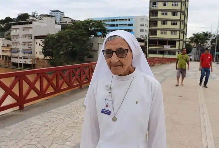 Freira De 89 Anos Caminha 6 Km Todos Os Dias Para Rezar Por Pacientes Graves