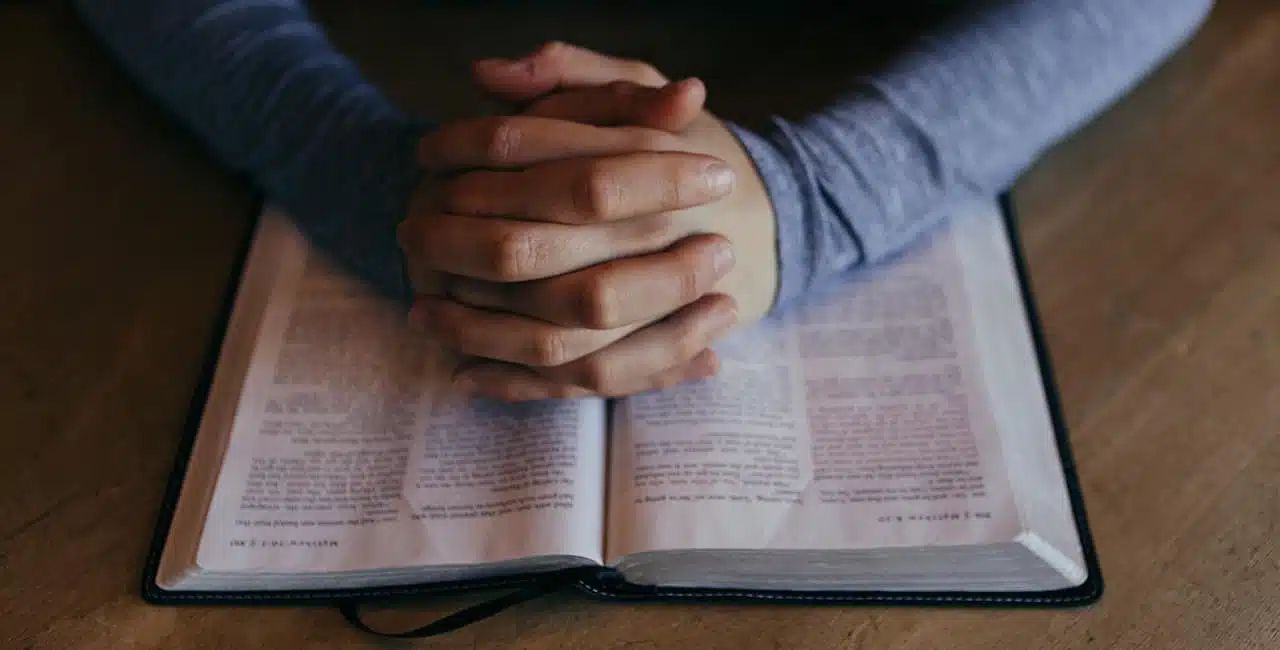 9 Versículos Bíblicos Que Podem Mudar Sua Vida Com A Lei Da Atração.