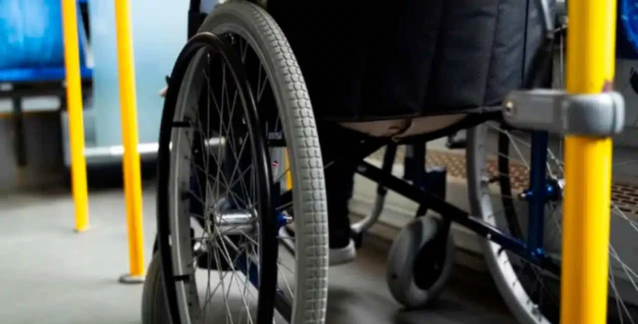 Uma Cadeirante De 82 Anos Morreu Após Cair De Um Ônibus No Rio De Janeiro.