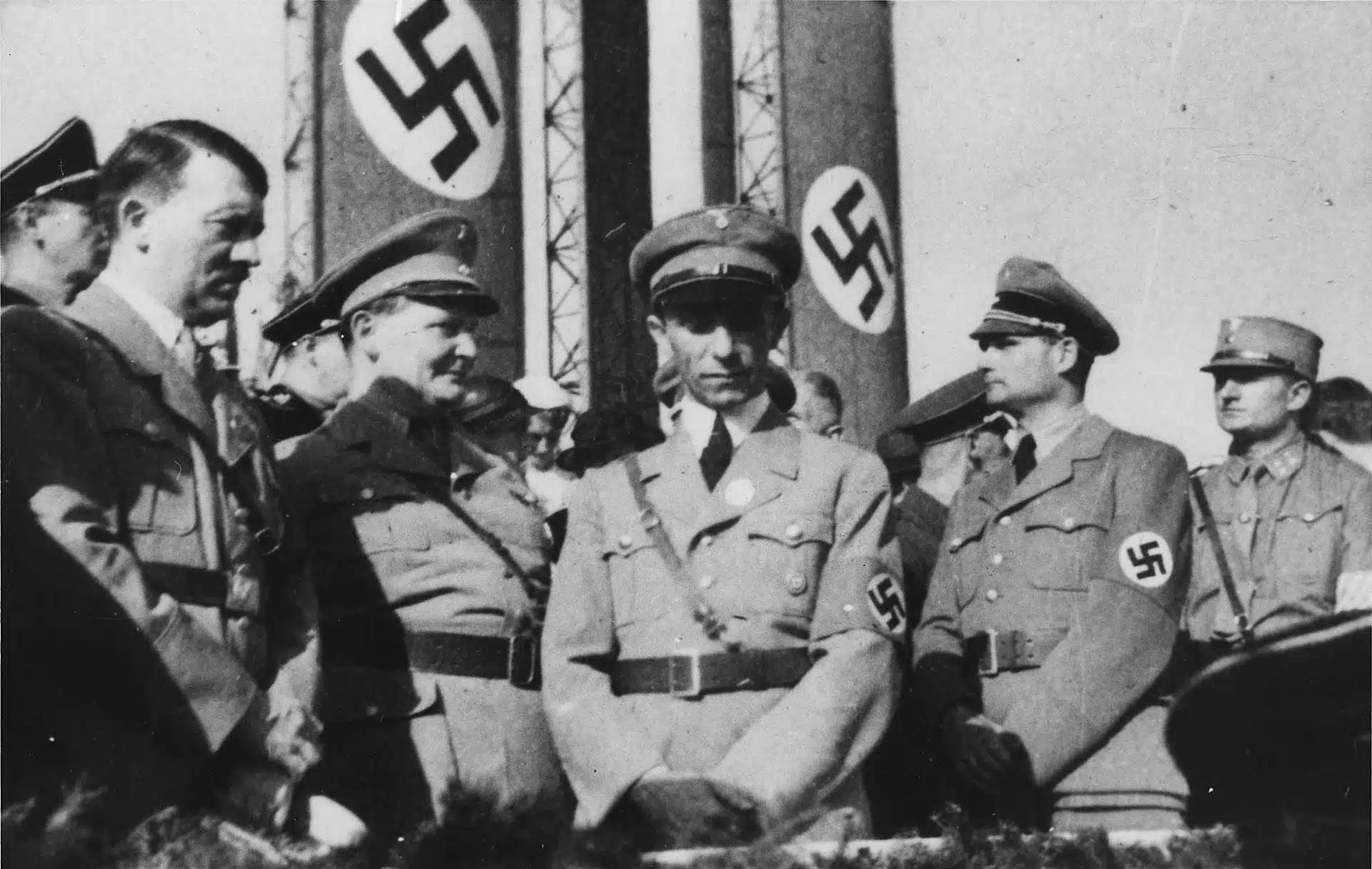 Tudo O Que Você Precisa Saber Sobre O Nazismo