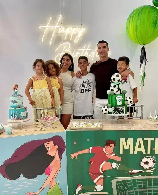 Cristiano Ronaldo Reúne A Mulher E Os Filhos Para Celebrar 6 Anos Dos Gêmeos: &Quot;Orgulho&Quot;