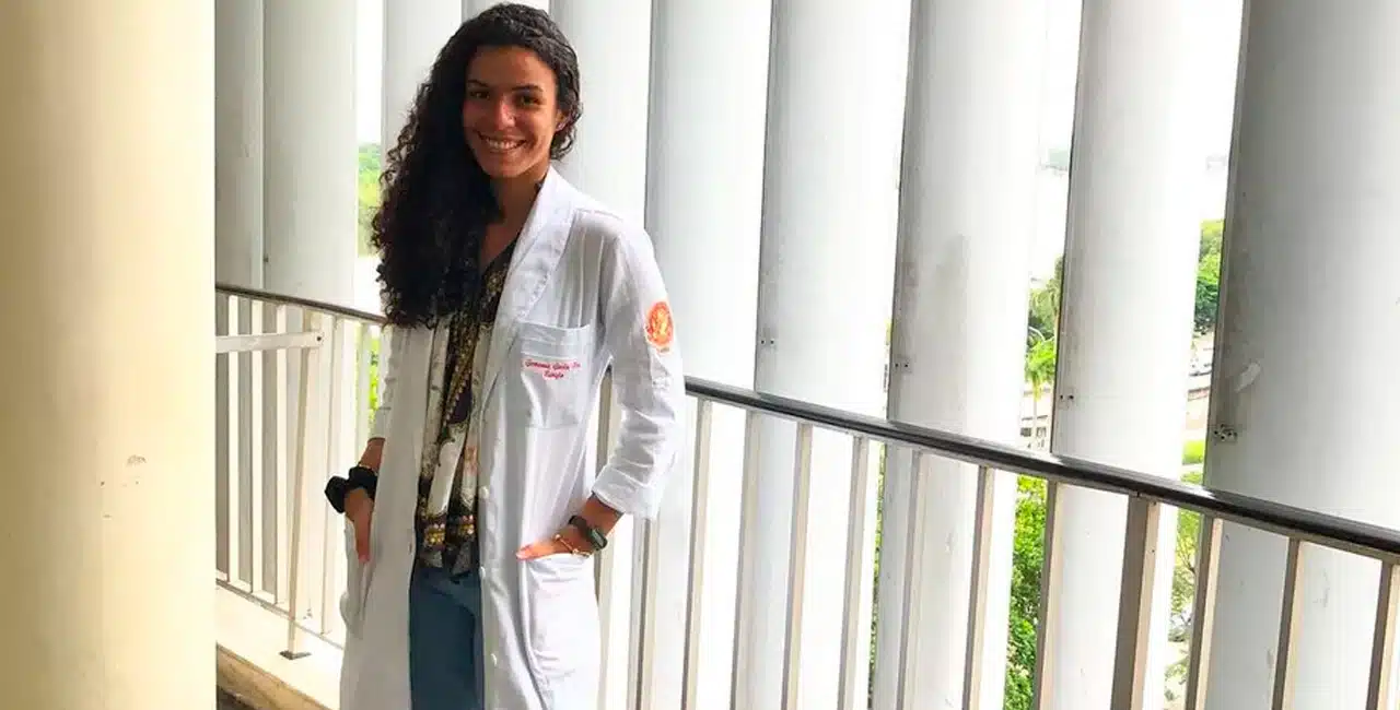 Geovanna Dias, De 22 Anos, Foi Selecionada Para Estudar Na Universidade De Porto, Em Portugal, Uma Das 100 Melhores Instituições Europeias