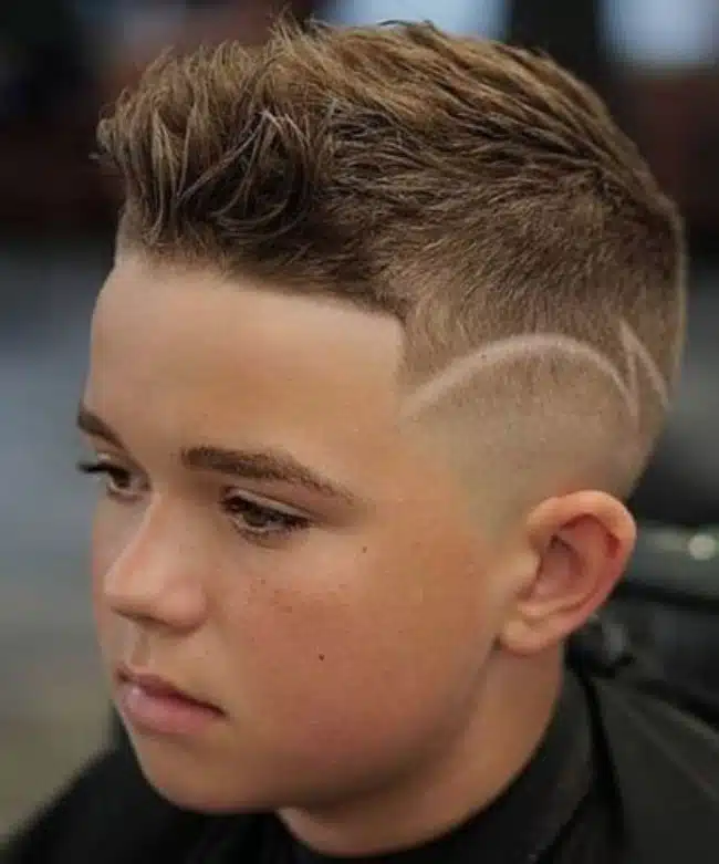 Dois risquinhos cabelo masculino infantil  Kids hair cuts, Kids  hairstyles, Boy haircuts short
