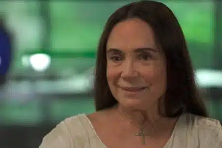 Regina Duarte Diz Achar Graça Por Ter Se Tornado Viral Ao Catar Papelão