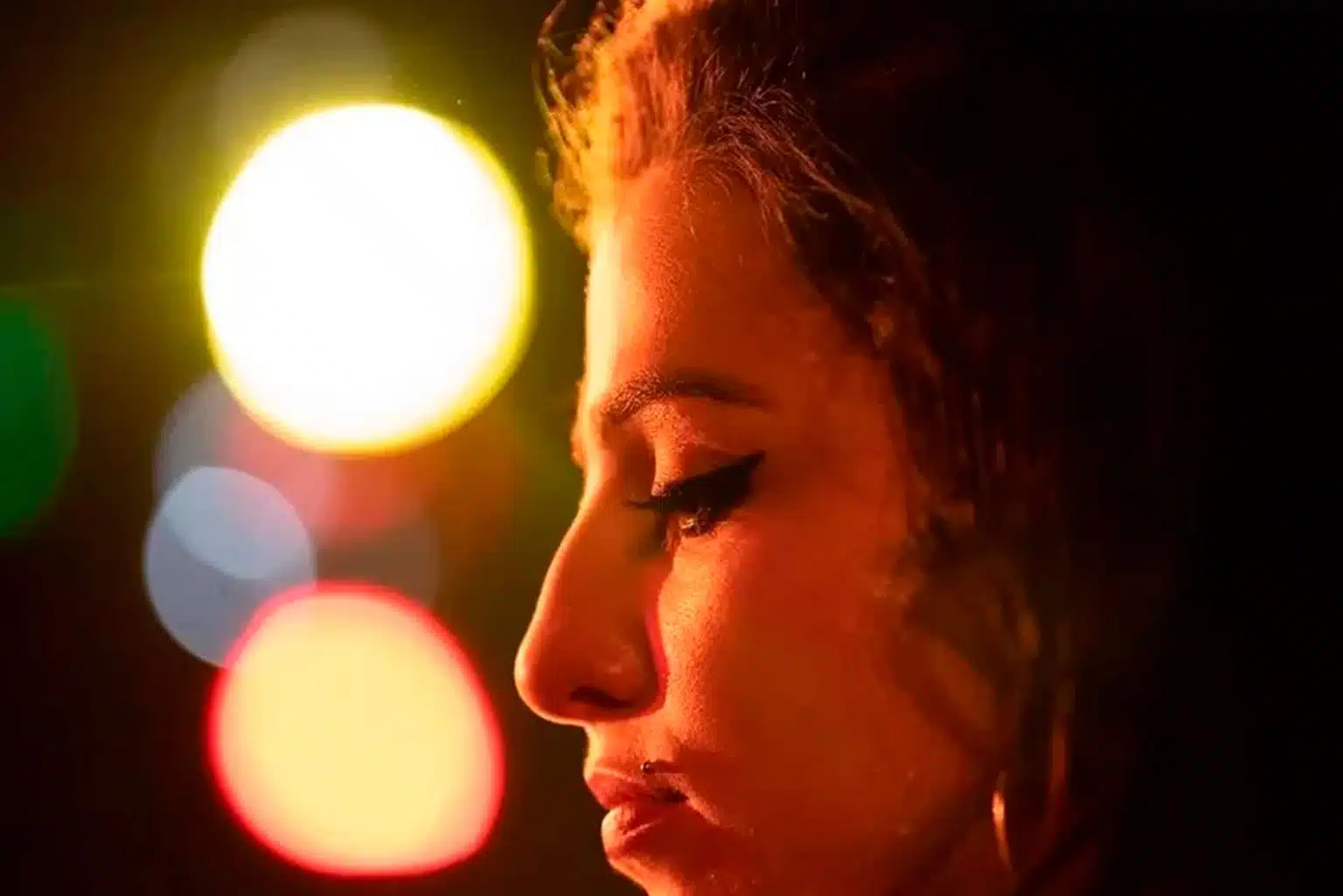 Cinebiografia De Amy Winehouse Recebe Data De Estreia E Foto Inédita