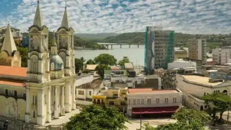 Ilhéus, Na Bahia, Foi Fundada Em 1534 E Tem Quase 100 Km De Praia