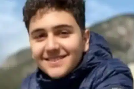 Menino De 14 Anos Morre Afogado Ao Se Enroscar Em Escada De Piscina De Prédio De Luxo Em Sp