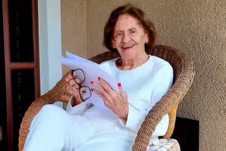 Laura Cardoso, Aos 96 Anos, Lê Roteiro E Fãs Comemoram: &Quot;Volta, Volta!&Quot;