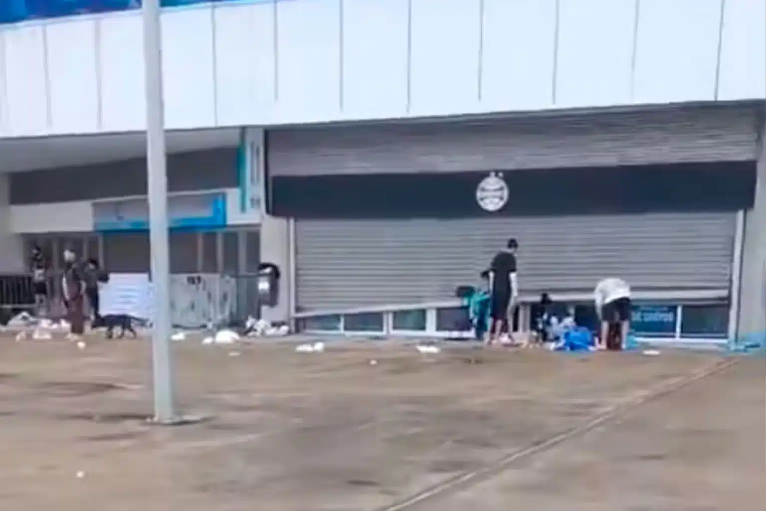 Tragédia No Rs: Arena Do Grêmio É Saqueada Após Ser Inundada Pela Enchente Do Guaíba