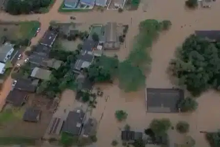 Chuvas No Rio Grande Do Sul: Bombeiros Do Rio Ajudarão Em Ações De Resgate