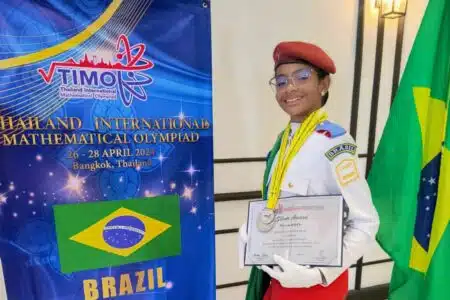 Aluna Do Colégio Militar De São Paulo Conquista Medalha De Prata Em Olimpíada Internacional
