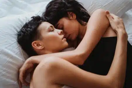 Mulheres Lésbicas Têm Mais Orgasmos Que Heterossexuais; Agora, A Ciência Quer Entender Por Quê