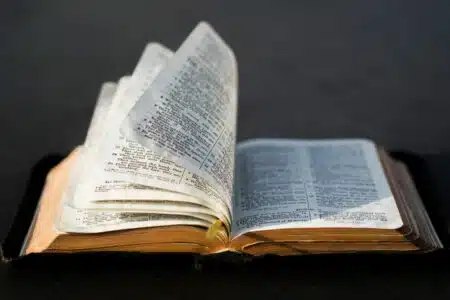 Descubra As Razões Da Bíblia Católica Ter Mais Livros Do Que A Protestante