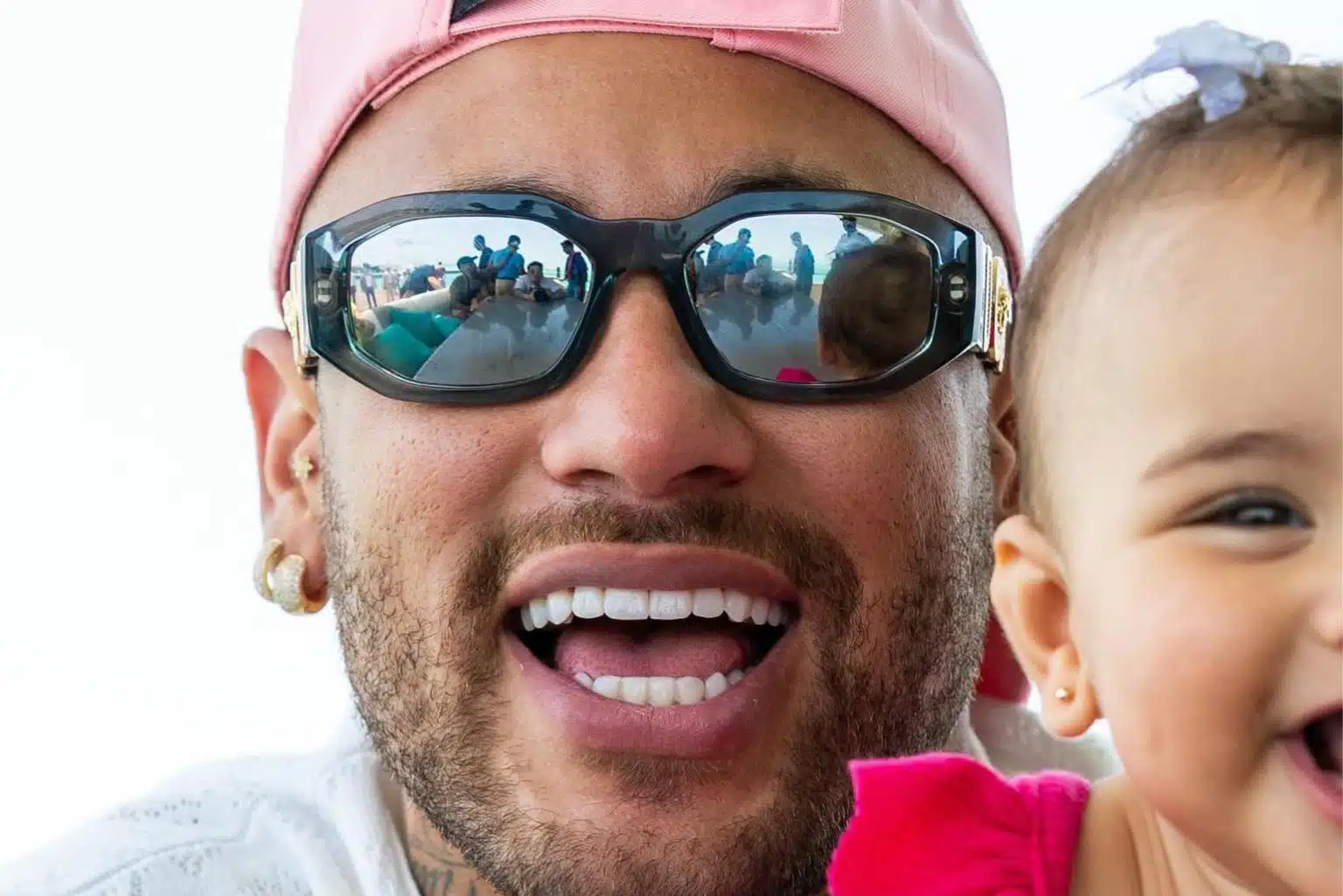 Filha De Neymar Aparece Sorrindo E Detalhe Impressiona: &Quot;Idênticos&Quot;