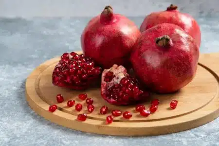 Transforme Sua Vida: Aprenda A Usar A Romã Nas Poderosas Simpatias Dos Três Reis Magos Para Garantir Prosperidade