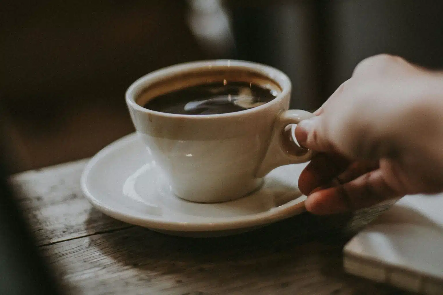 Estudo Confirma: Café Pode Diminuir Risco De Quedas Em Idosos; Descubra A Quantidade Ideal A Ser Consumida