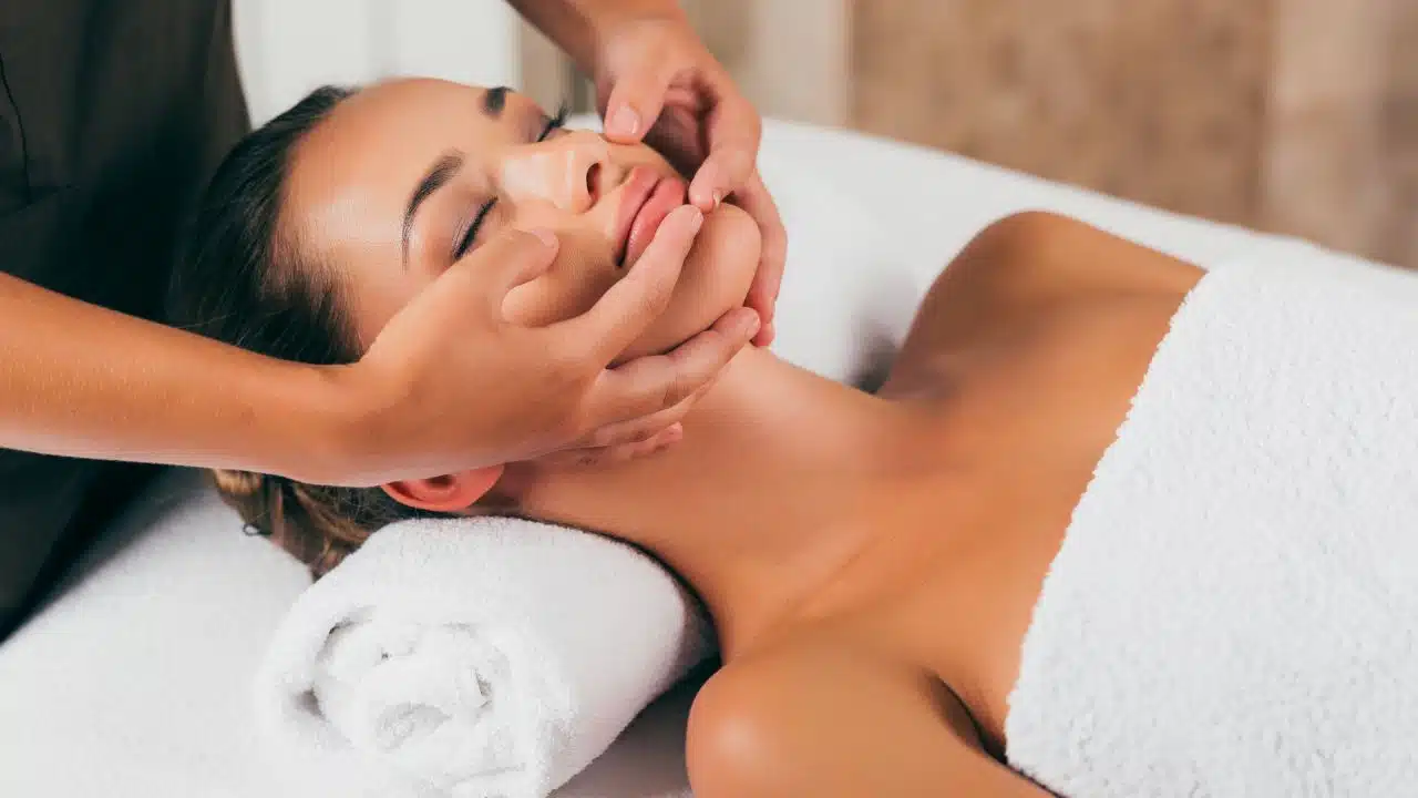 Reduza As Rugas Com Exercícios Faciais Simples Feitos Pela Manhã