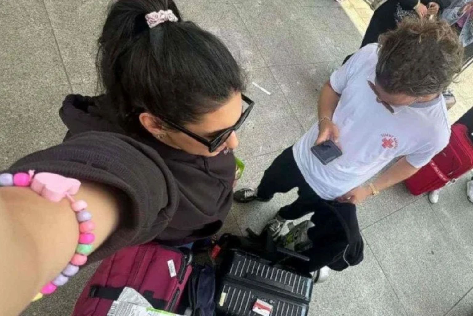 Casal faz uma viagem de 12 mil km para festa, mas descobre que não foi convidado