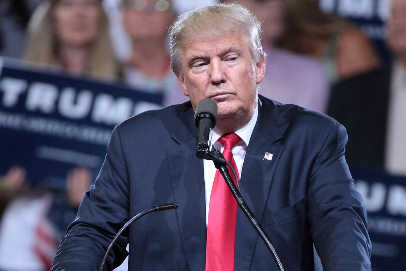 Trump Exige Rendição Do Líder Supremo Do Irã E Alerta: &Amp;Quot;Paciência Se Esgotando&Amp;Quot;