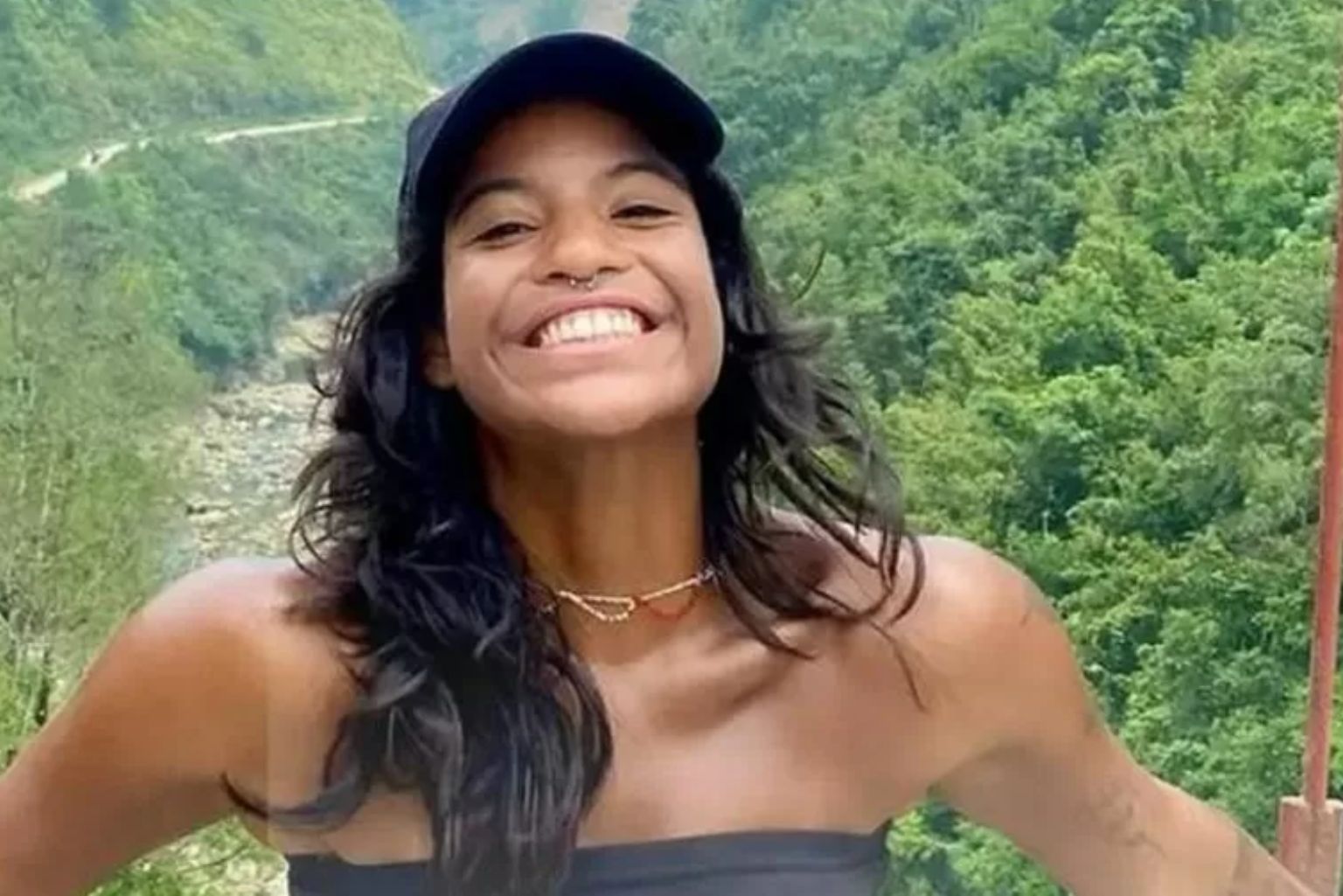 Pai De Juliana Afirma Que O Guia A Deixou Sozinha Para Fumar Antes Da Queda