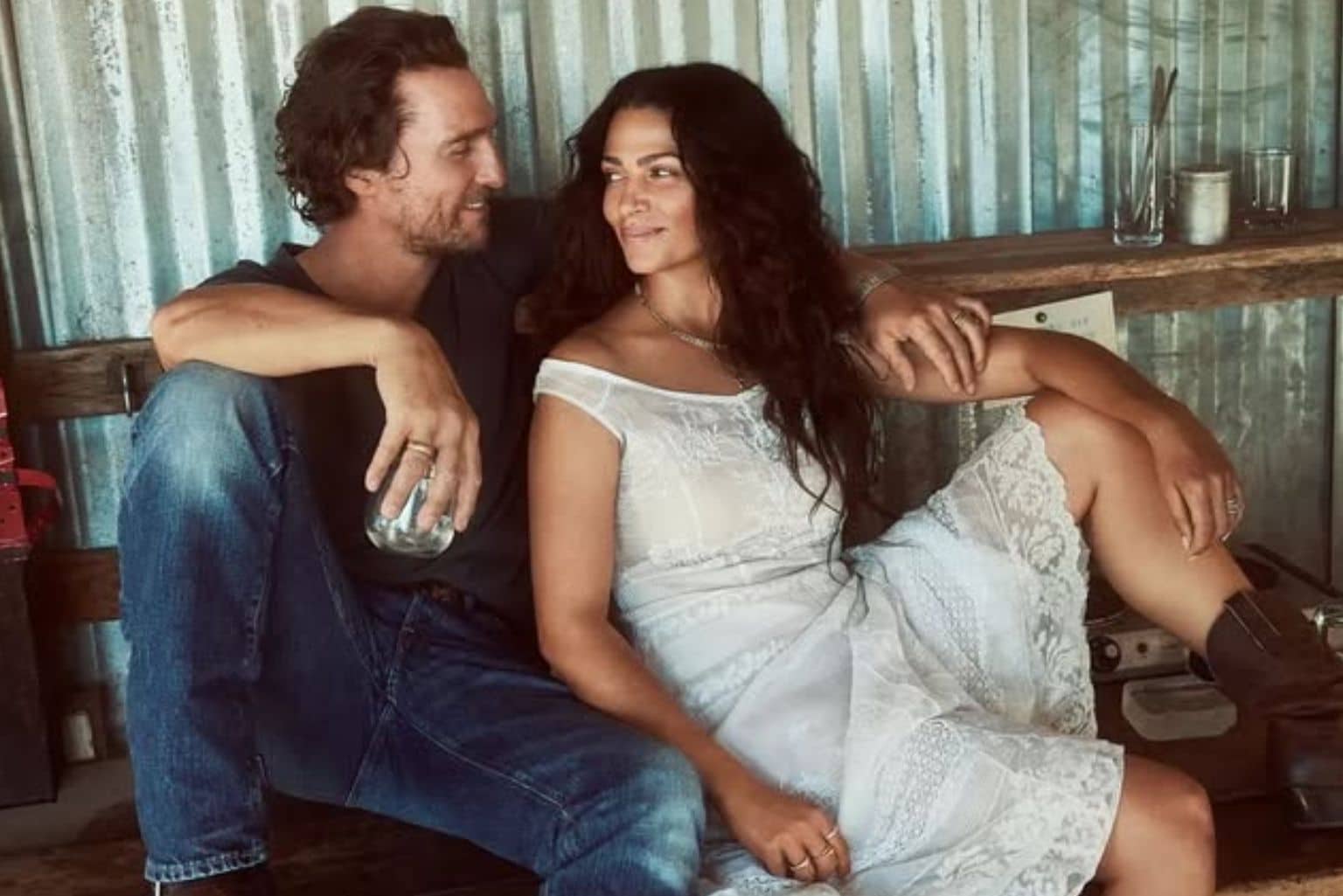 Matthew Mcconaughey E Camila Alves Comemoram 13 Anos De Casamento Com Publicações Nas Redes Sociais