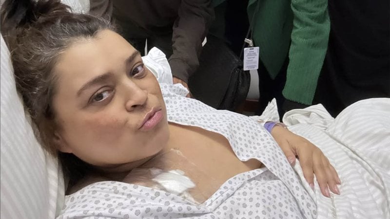 Preta Gil fala sobre queda de cabelo durante o tratamento: entenda por que esse efeito colateral merece atenção