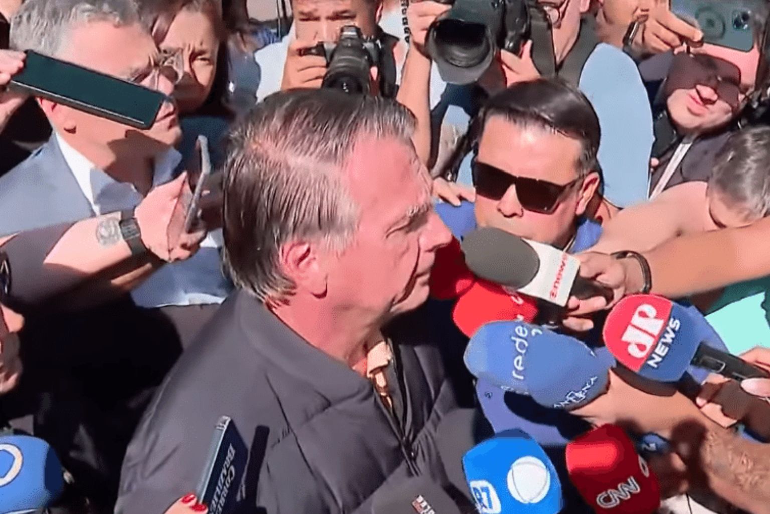 &Amp;Quot;Suprema Humilhação&Amp;Quot;, Afirma Bolsonaro Após Dizer Que Está De Tornozeleira