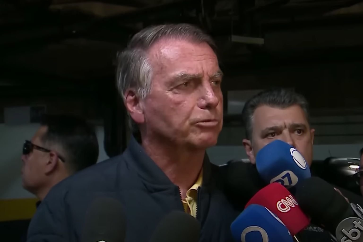 Pf Apreende Pen Drive Escondido No Banheiro Da Casa De Bolsonaro E Cópia De Petição Contra Moraes
