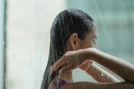 A Ciência Do Banho Frio: Por Que O Desconforto De 2 Minutos Pode &Quot;Resetar&Quot; Seu Corpo E Sua Mente