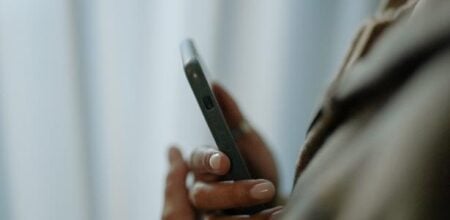 Motorista De Aplicativo É Preso Por Cobrar R$ 1.500 Para Devolver Celular Esquecido