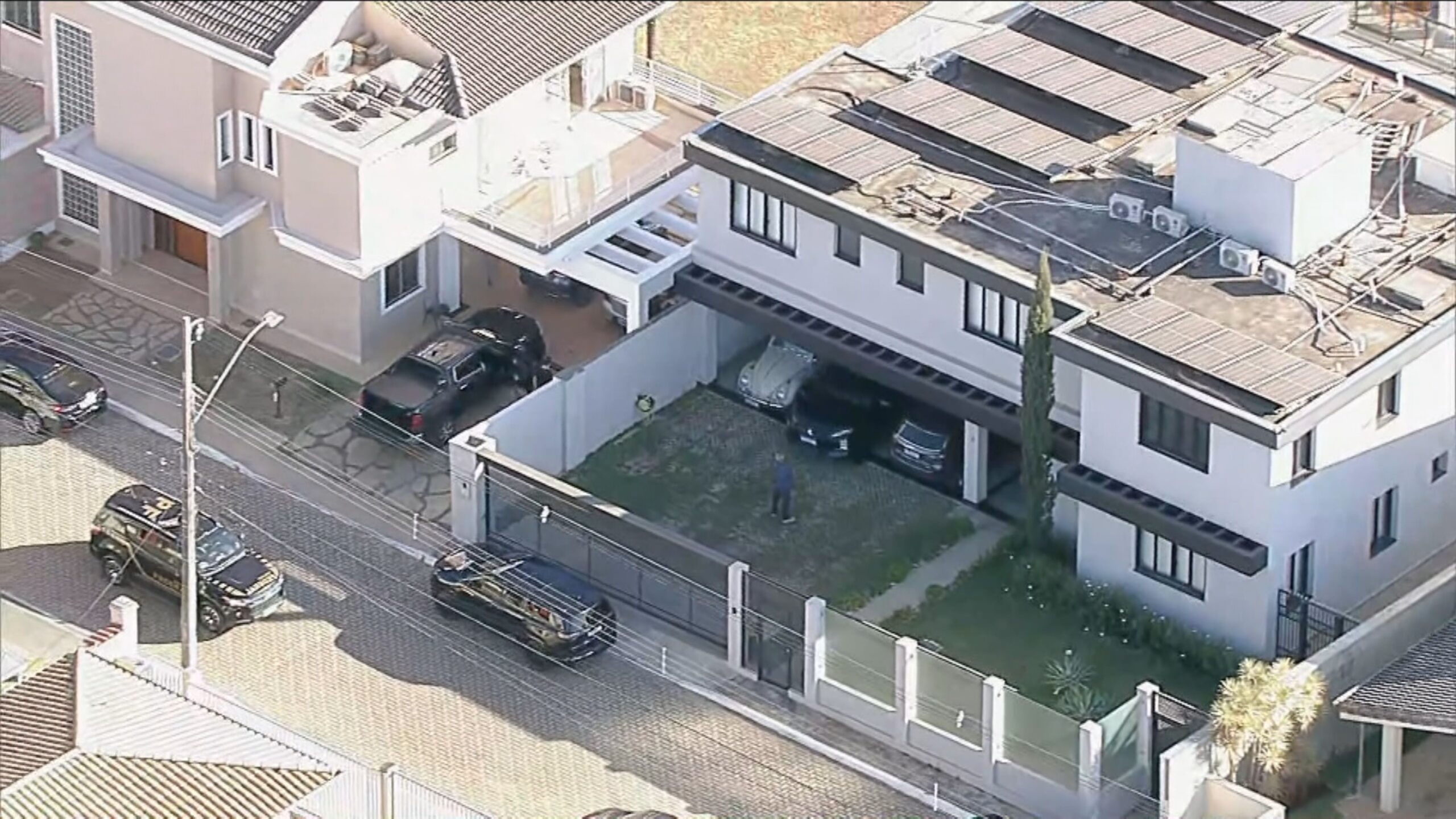 Pf Encontra Na Casa De Bolsonaro Pen Drive Em Banheiro, Dólares E Cópia De Ação Contra Moraes Nos Eua