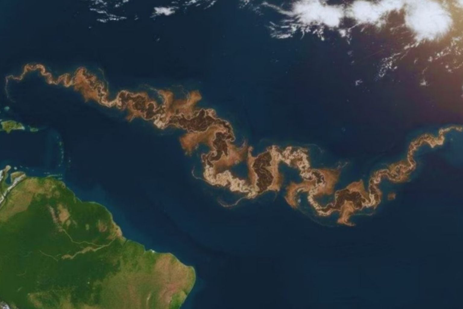 Faixa Marrom Gigantesca Aparece Entre O Brasil E A África E Preocupa Especialistas: Não É Petróleo
