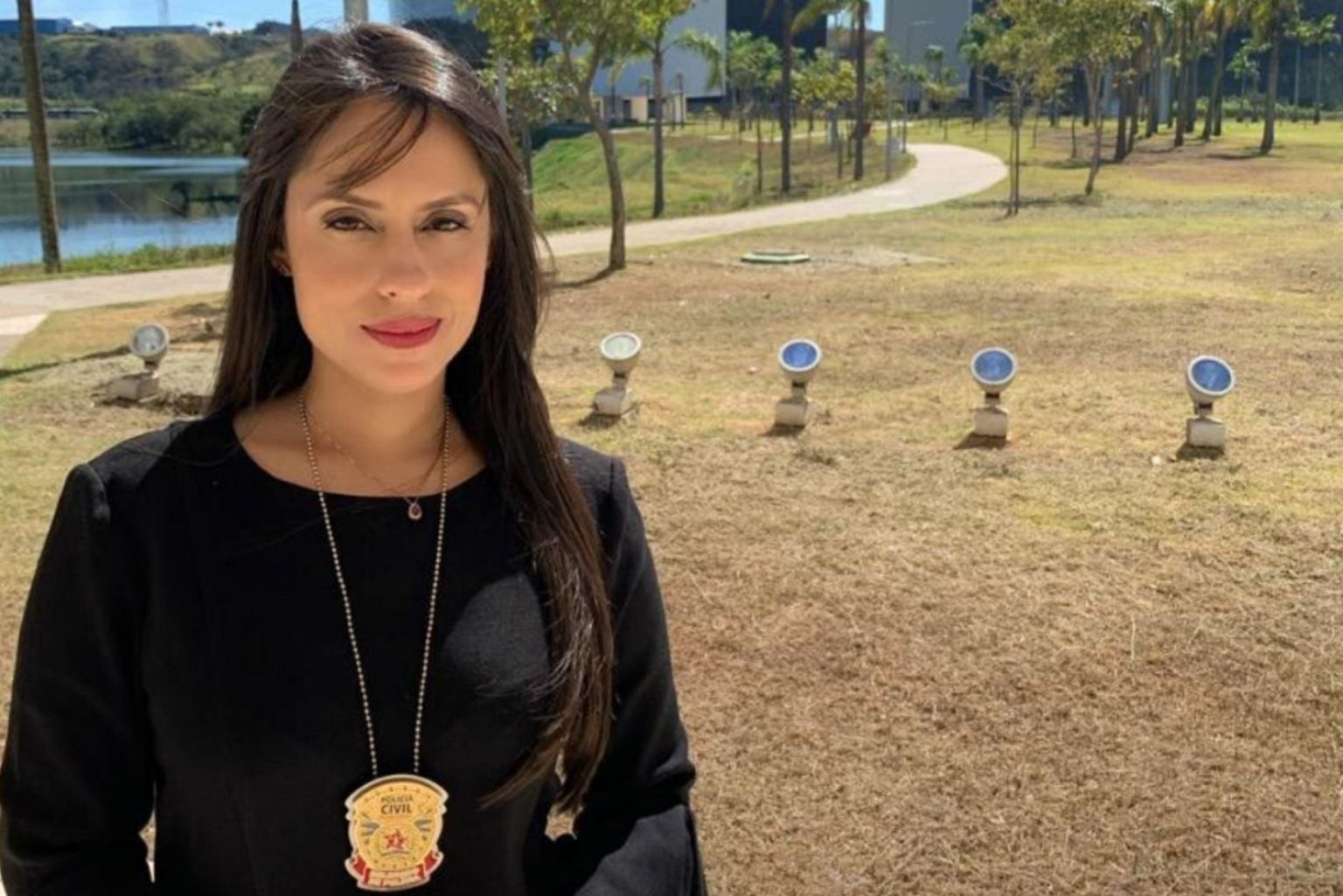 Foto Colorida Da Delegada Ana Paula Balbino Nogueira - Metrópoles