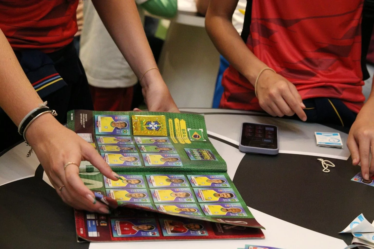 Prefeitura De Sp Distribui Figurinhas Da Copa Gratuitamente; Veja Onde Retirar