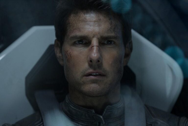Tom Cruise E Morgan Freeman Estrelam Uma Das Melhores Ficções Científicas Dos Últimos 15 Anos No Prime Video