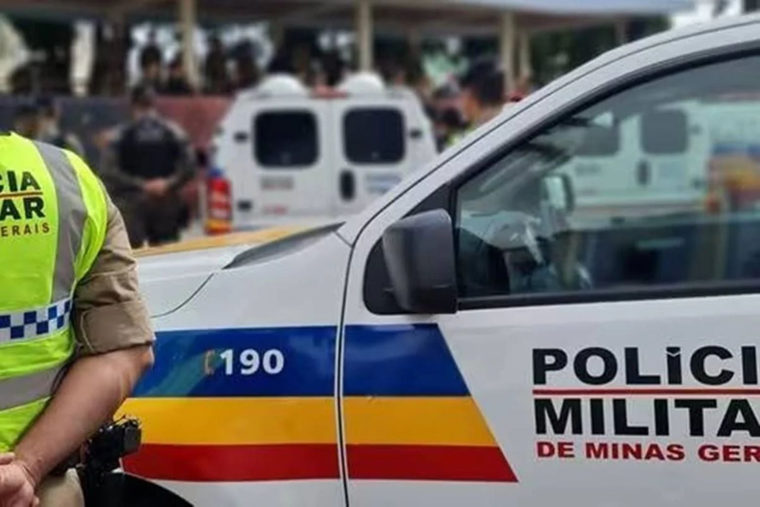 Vizinha relata ter ouvido mãe implorar ao filho antes de ser morta em MG Imagem Colorida Viatura Pmmg - Metrópoles
