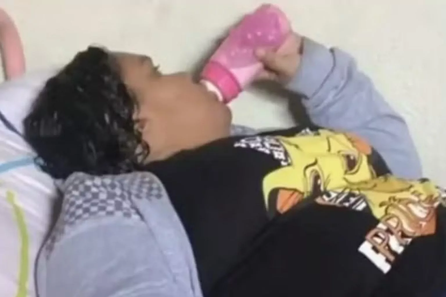 Mamadeira E Desenhos: Como Agia Mulher De 37 Anos Que Fingiu Ter 12 E Enganou Família