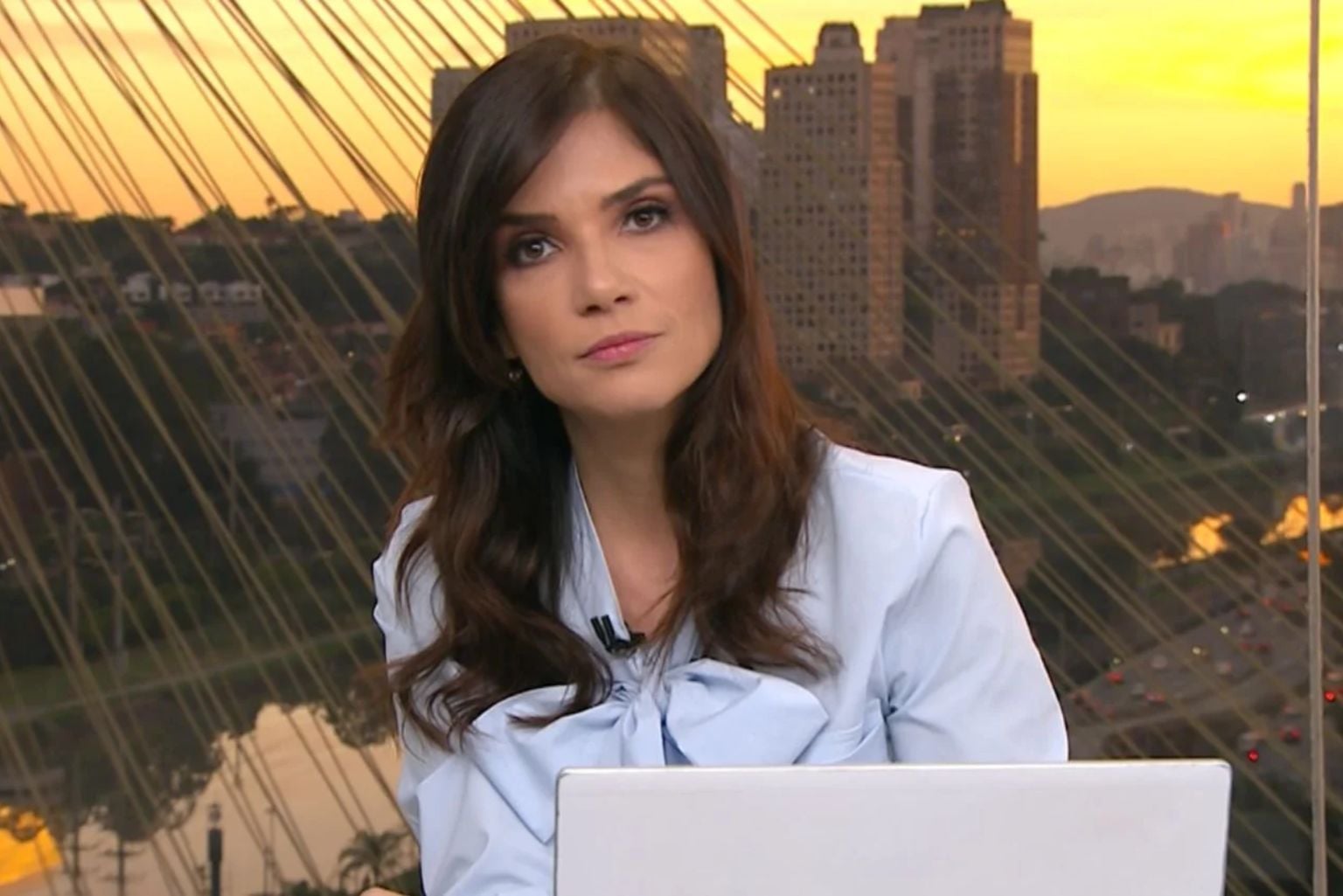 Sabina Simonato Se Retrata Ao Vivo Após Fala Sobre Escolas Causar Revolta