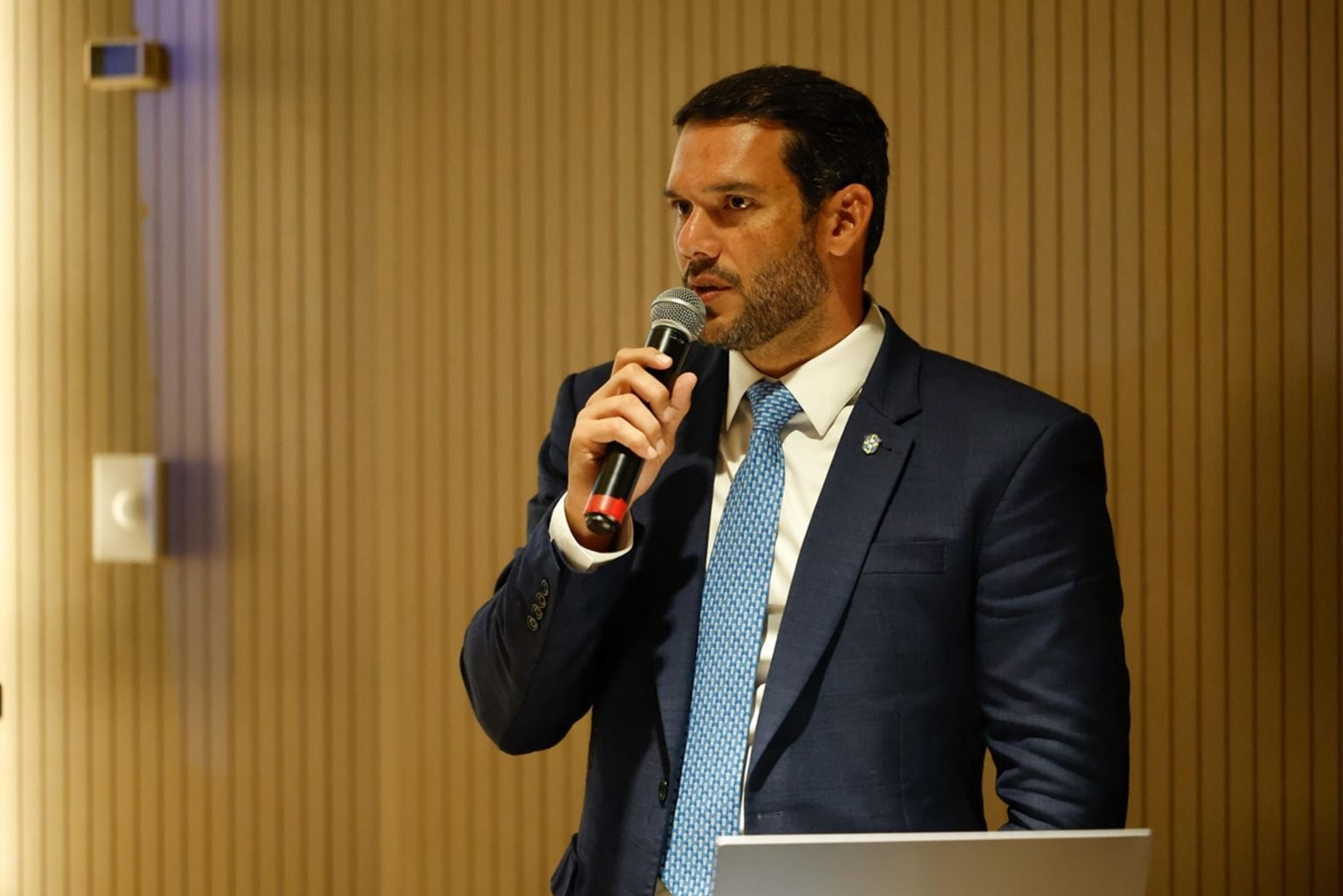 Samir Xaud se mantém firme na CBF em meio a escândalo e tenta conter crise familiar Samir Xaud Se Mantém Firme Na Cbf Em Meio A Escândalo E Tenta Conter Crise Familiar
