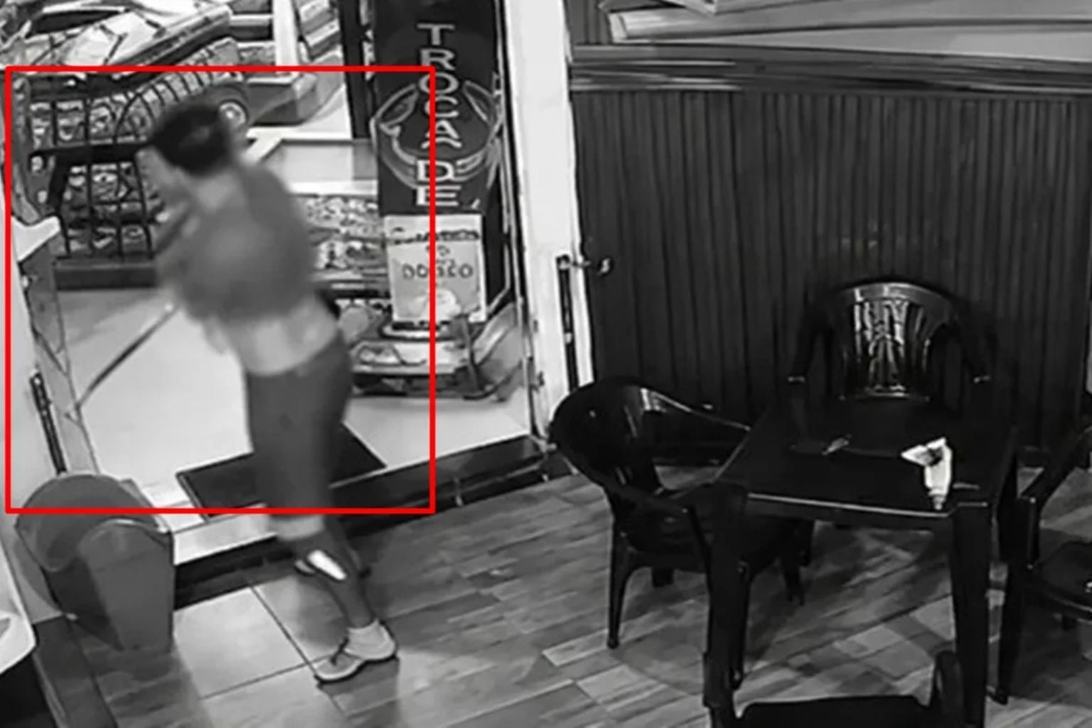 Agente da PRF quebra posto após ser cobrado em R$ 1 para calibrar pneu; veja o vídeo
