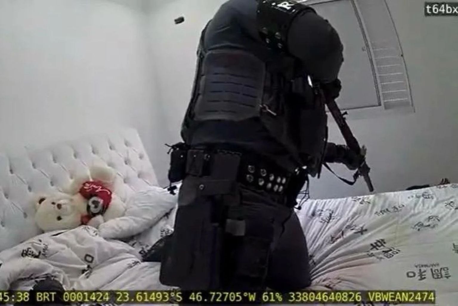 Novo ângulo mostra momento em que PMs matam jovem rendido em Paraisópolis; assista Novo Ângulo Mostra Momento Em Que Pms Matam Jovem Rendido Em Paraisópolis