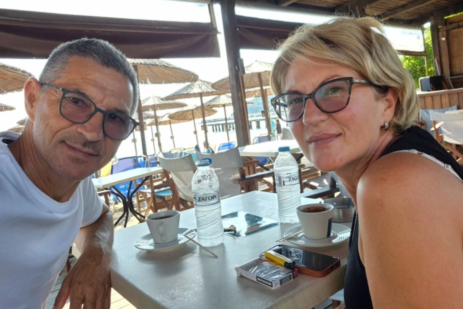 Sérvia Diz Que Segurou A Perna Do Marido Após Ele Ser Sugado Para Fora De Um Avião